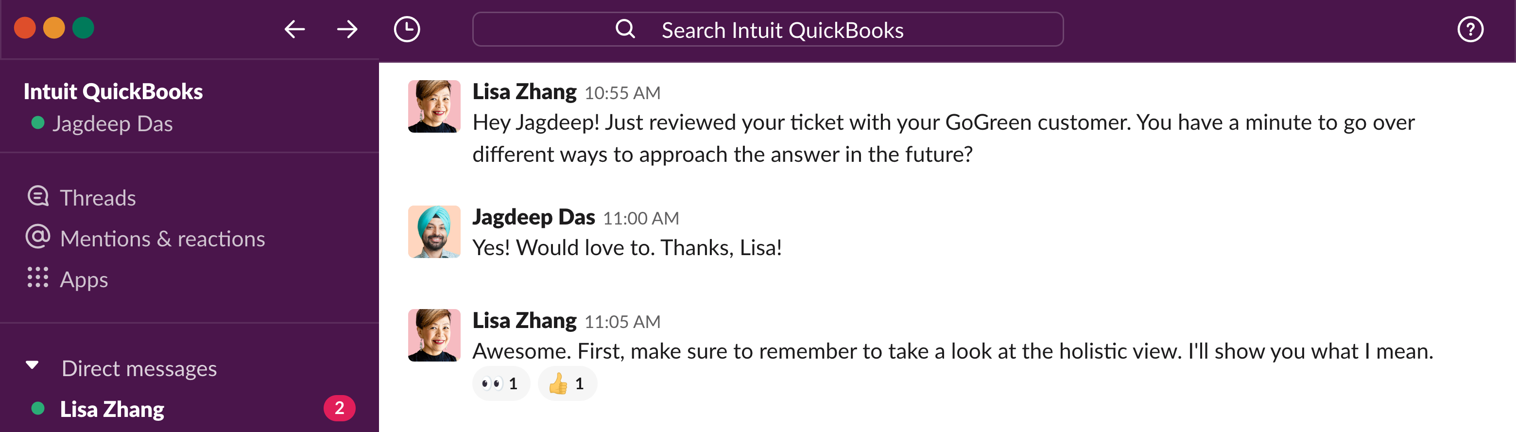 Mensaje directo en Slack entre un campeón de producto de Intuit y un agente de asistencia